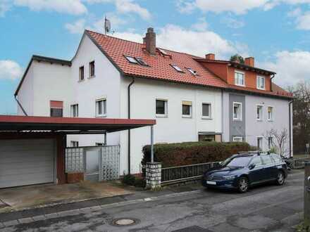 Doppelhaushälfte mit 3 Wohneinheiten, Garage, Keller und Garten in Bischberg
