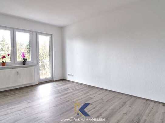 familienfreundliche 4 Zi.-Whg. mit Balkon und PKW-Stellpl.