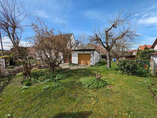 Stilvolle 2-Raum-Wohnung in Oberschweinbach; DG mit Balkon, Garage, Stellplatz und Garten