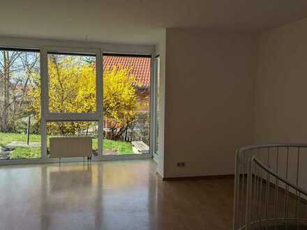 Gemütliche, helle 4-Zimmer-Erdgeschosswohnung mit Einbauküche in Buxheim