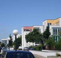 Maisonettewohnung mit EBK, großem Wintergarten, Kfz-Stellplatz in grüner Wohnanlage