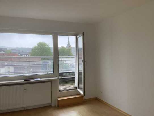 Dachgeschoß mit umlaufendem Balkon, 3 Zimmer, große Küche (WE38)