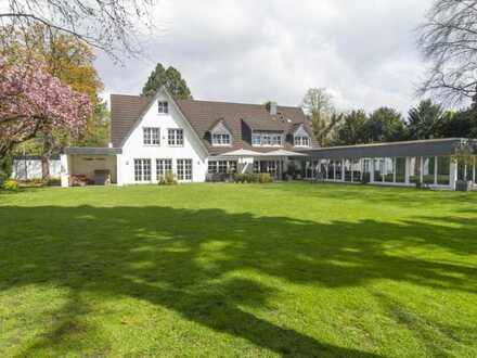 Stilvolle freistehende Villa im Kölner Süden