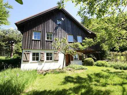 Urgemütliches Landhaus im idyllischen Bergdorf mit weitem Blick