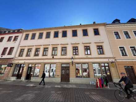 Zentral in Fußgängerzone - geräumige 2 Raum Wohnung mit riesiger Terrasse zum grünen Innenhof