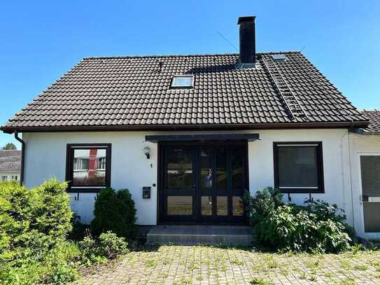 Einfamilienhaus mit Sonnenterrasse, großzügigem Garten und Garage!