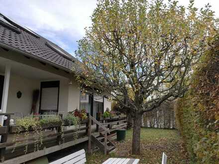 Attraktives Generationenhaus mit Einliegerwohnung in ruhiger Lage in Stettfeld