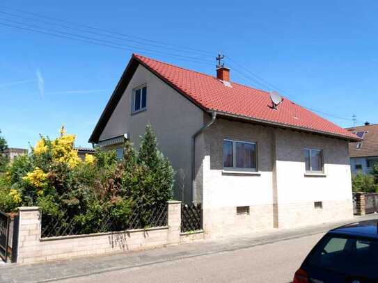 !!= Tolles Einfamilienhaus im Bungalow-Stil sucht neue Eigentümer! =!!