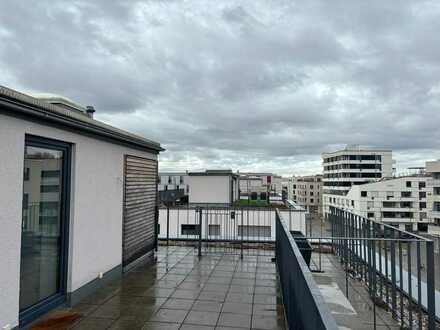 Luxuriöse, möblierte 2-Zimmer-DG-Wohnung mit Dachterrasse n München