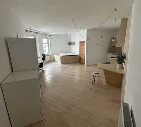 Exklusive 1-Zimmer-Wohnung mit gehobener Innenausstattung in Berlin Neukölln/ keine Makler Anfragen!