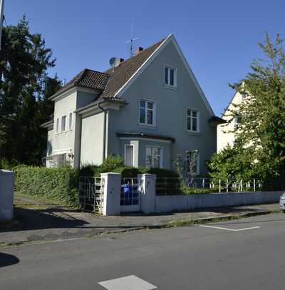 Stilvolles Stadthaus mit drei Wohneinheiten als ETW aufgeteilt im beliebten Hildener Süden!