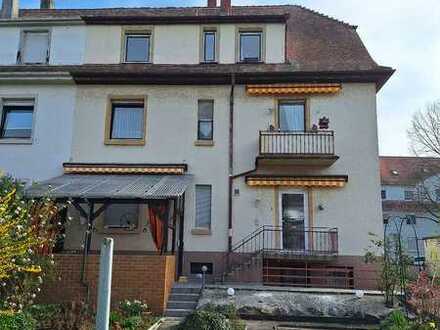 Ein 3-Familienhaus von ca. 1930 mit großem Garten in bester Lage von Kehl auf der Insel***