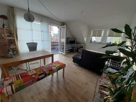 Schöne und neuwertige DG-Wohnung mit zwei Zimmern und Balkon in Baiersbronn