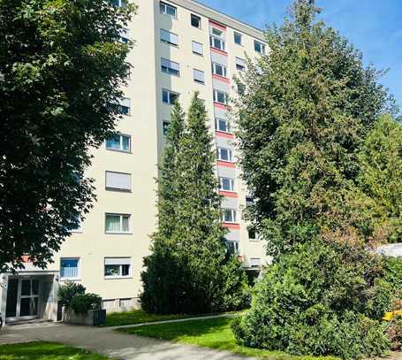 IMMO LOVE Königsbrunn- Ab sofort frei! Kernsanierte 3 ZKB, EBK, Balkon mit 73qm!