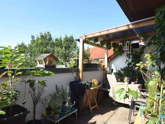 Schöne 3 Zimmerwohnung*Dachterrasse*Gäste WC*Stellplatz