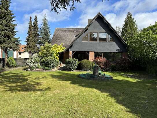 Einfamilienhaus mit großem Garten, Garage zu vermieten