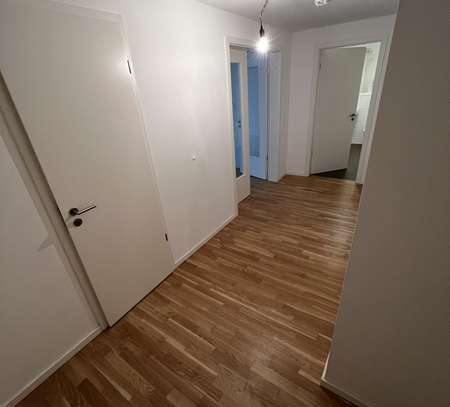 Moderne 3-Zimmer-Wohnung mit Wintergarten, offener Wohnküche und Fußbodenheizung – ca. 90 m² Wohnkom