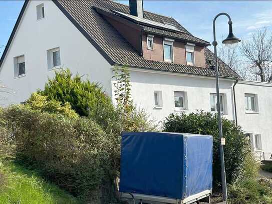 Erstbezug nach Sanierung: attraktive 4,5-Zimmer-Wohnung mit Garten E-Küche und Balkon in Backnang