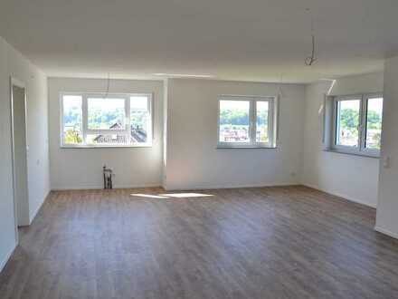 Schöne, helle 4,5-Zimmer-EG-Wohnung mit Balkon in Reichenbach!