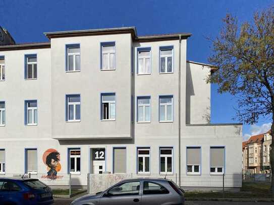 Moderne, helle 2-Zimmer-Wohnung in Stadtfeld mit neuer EBK