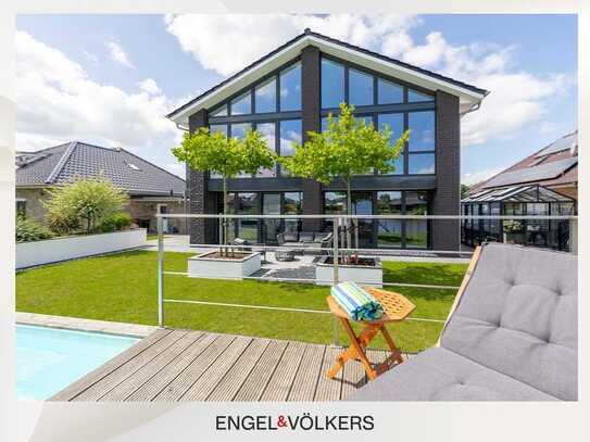 Exklusives Eigenheim mit Wasserlage, Swimming Pool und eigenem Bootssteg