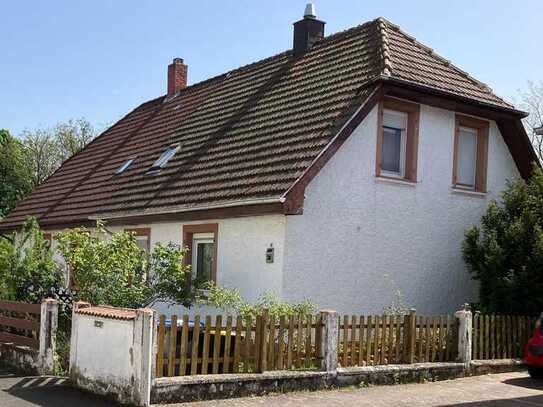 Hübsches Wohnhaus mit kleinem Garten