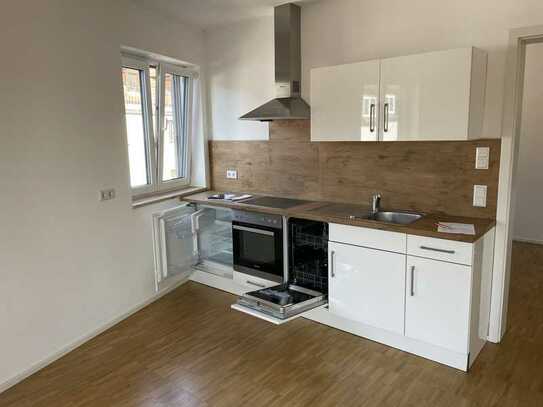 Moderne, helle 2-Zimmer Wohnung mit neuer Küche in Neuburg an der Donau
