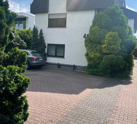 sanierte,schöne 4 Zimmerwhg, mit EBK, Stellplatz und Balkon in Bickenbach