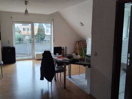 Ebersbach / Fils: 2 1/2 Raum-Maisonette-Wohnung mit Balkon