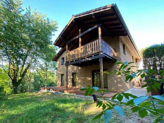 Mitten im Siebengebirge/Ittenbach, attraktives 5 Z. Haus mit Garten zu Mieten.