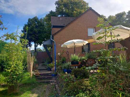 Do-Süd/ Freistehendes Landhaus mit Tiny-Anbau, Garage und Garten