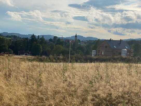 Wunderschönes Baugrundstück mit herrlicher Aussicht in Neukirchen zu verkaufen