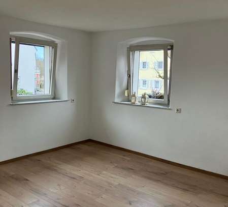 Zentrale, renovierte/sanierte 2,5-Zimmer-Wohnung