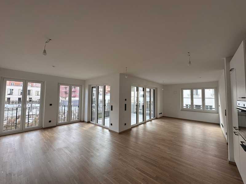 Moderne Dreizimmerwohnung mit großzügiger Loggia und Einbauküche/ Freiham