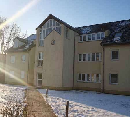 Helle Dachgeschosswohnung mit Terrasse und Dachboden