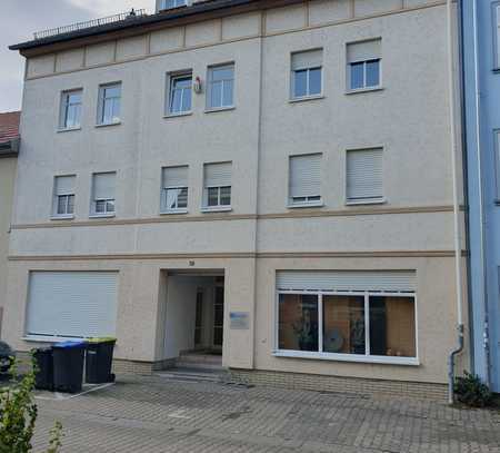 Ansprechende 3-Zimmer-DG Wohnung (128 qm) in bester Lage in Arnstadt zu Verkaufen