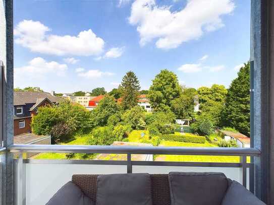 Sanierte 3 Zimmer Wohnung mit Balkon und eigenem Garten