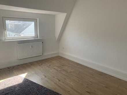Erstbezug nach Modernisierung: 2- Zimmer DG-Wohnung in Bremen Sebaldsbrück