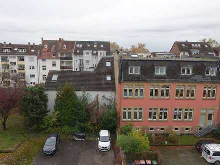 Erstbezug nach Sanierung: Exklusive, innenstadtnahe 4-Zimmer-Wohnung mit Balkon in Karlsruhe