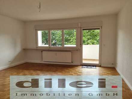 **KA-Sophienstr.**Gemütliche 3-Zi.-Whng. mit EBK, Aufzug, TG-Stellplatz und Süd-Balkon**