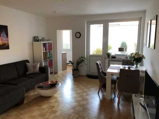 Ruhig gelegene, sanierte 2-Zimmer-Wohnung/Balkon in Düsseldorf Zentrum/Wehrhahn