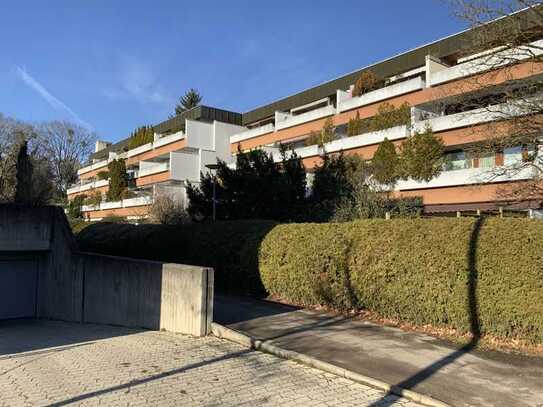 freistehende- helle 2-Zimmer-Wohnung in Moosach mit TG Stellplatz