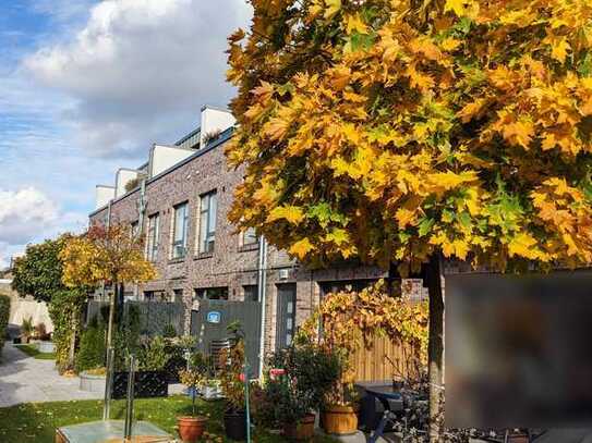 Familienfreundliches Reihenmittelhaus mit Garten und Dachterrasse in Hamburg Eppendorf/Lokstedt