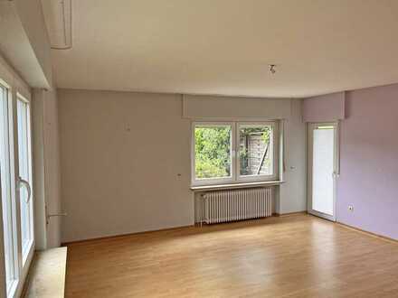 Helle 2 Zimmer-Erdgeschoss-Wohnung mit Terrasse und Pkw-Stellplatz in Bad Oeynhausen - Zentrum