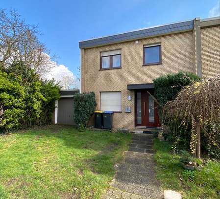 Reihenendhaus mit Garten, Einbauküche und Garage zur Miete in Moers