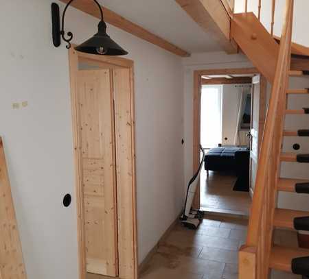 Stilvolles, vollständig renoviertes 4-Zimmer-Reihenhaus mit EBK in Burglengenfeld