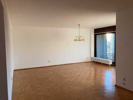 Gepflegte 3,5-Raum-Wohnung mit Balkon und Einbauküche in Schwäbisch Hall