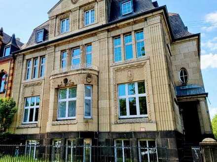 Historisches Gebäude mit Geschichte in Frontlage am St.-Veit-Park in Mayen