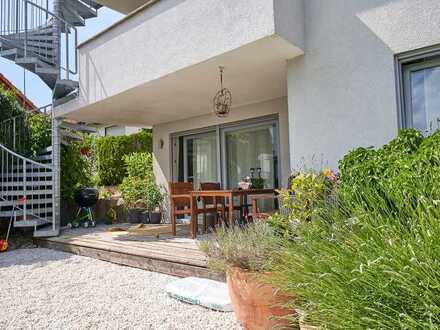 nach SÜDEN ausgerichtet * großzügige 3 Zimmer-Gartenwohnung mit Terrasse und Carport