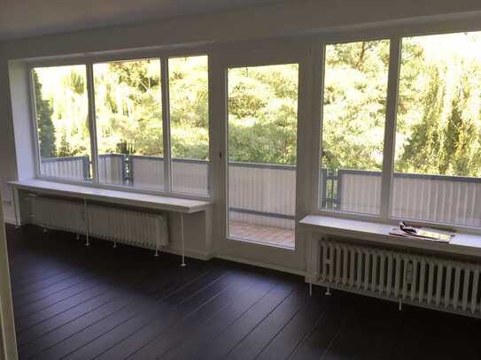 Sehr schöne zentral gelegene 2-Zimmer-Whg. mit Balkon